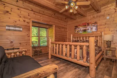 Creekside Getaway 16