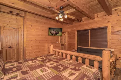 Creekside Getaway 17