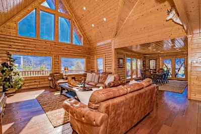 Smoky Peak Lodge 8
