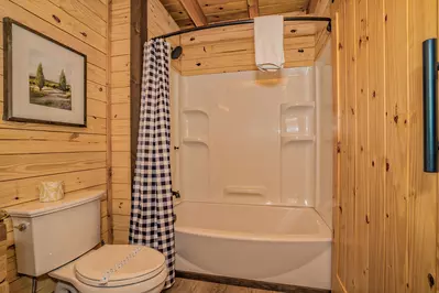 The Grand Cedar Hideaway 16