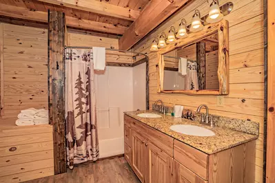 The Grand Cedar Hideaway 27