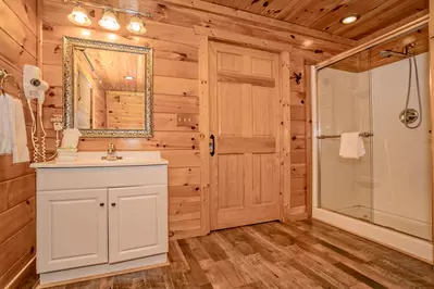 Country Cabin in the City 17