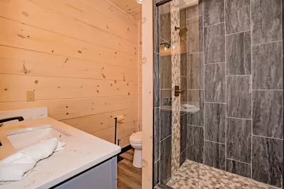 Grey Mountain Lodge 13
