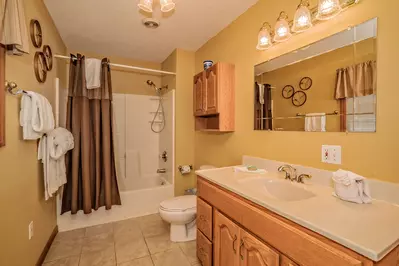 Hickory Hollow Retreat 14