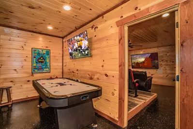 Hickory Hollow Retreat 25