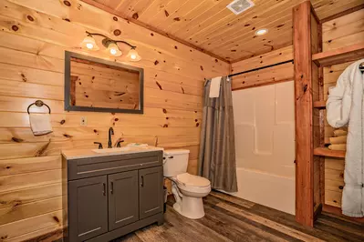Hickory Hollow Retreat 28