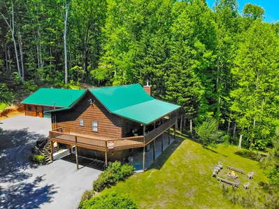 Hickory Hollow Retreat 31