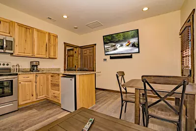 Hickory Hollow Retreat 33