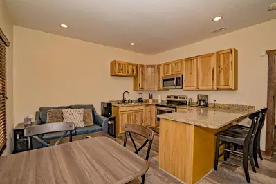 Hickory Hollow Retreat 35