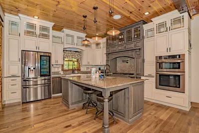 Adventure Lodge at Laurel Cove 14