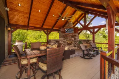 Adventure Lodge at Laurel Cove 32