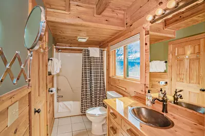 Chubby Bear Lodge 17