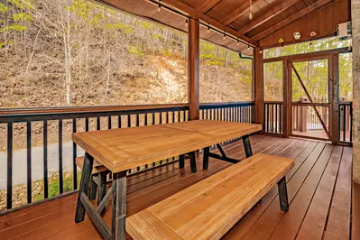 Chubby Bear Lodge 22