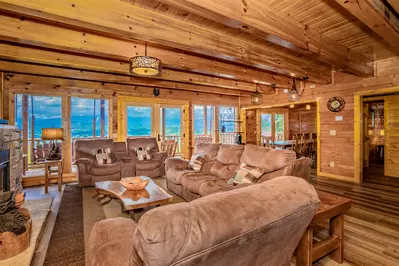 Majestic Mountain Lodge 11