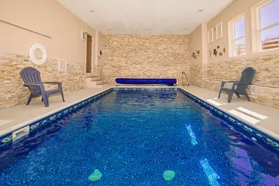 Poolside Cinema Lodge 50