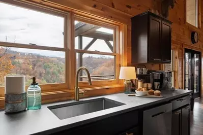 Serendipity Lodge @ Walden's Ridge 16