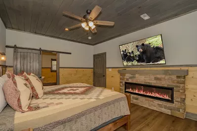 Luxe Retreat of the Smokies 22
