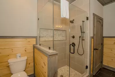 Luxe Retreat of the Smokies 24