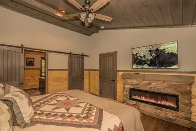 Luxe Retreat of the Smokies 32
