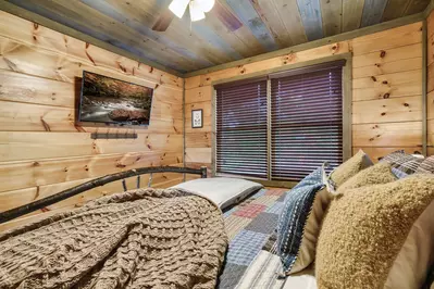 Smokies Hideaway 16