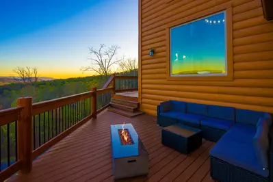 Wonderland Lodge 7
