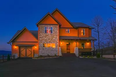 Wonderland Lodge 9