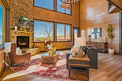 Wonderland Lodge 13