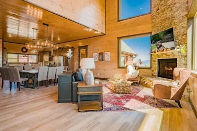 Wonderland Lodge 14