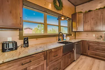 Wonderland Lodge 18
