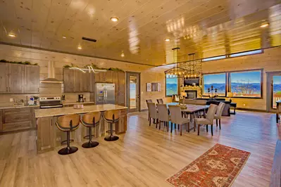 Wonderland Lodge 21