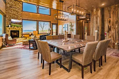 Wonderland Lodge 23