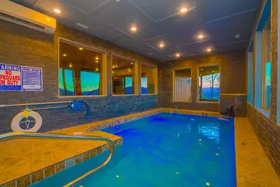 Wonderland Lodge 80
