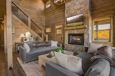 Western Ridge Lodge 12