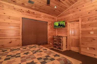 Gatlinburg Mountain Lodge 36