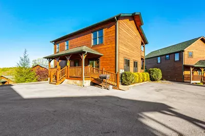 Gatlinburg Mountain Lodge 80