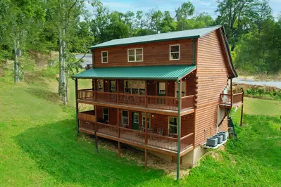 Lazy Bear Lodge 6