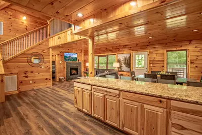 Lazy Bear Lodge 12