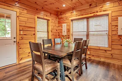 Lazy Bear Lodge 15
