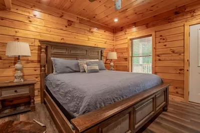 Lazy Bear Lodge 19