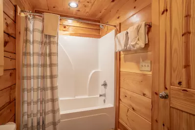 Lazy Bear Lodge 22