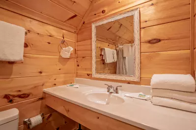 Lazy Bear Lodge 26