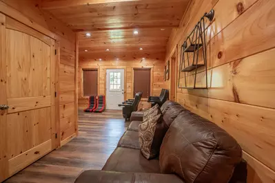 Lazy Bear Lodge 32