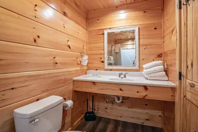 Lazy Bear Lodge 38