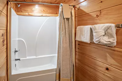 Lazy Bear Lodge 39
