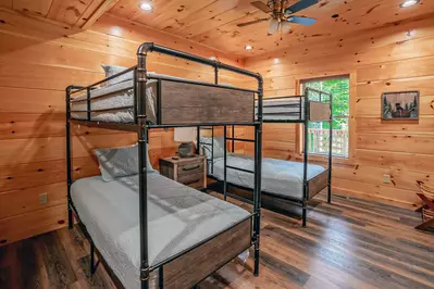 Lazy Bear Lodge 41