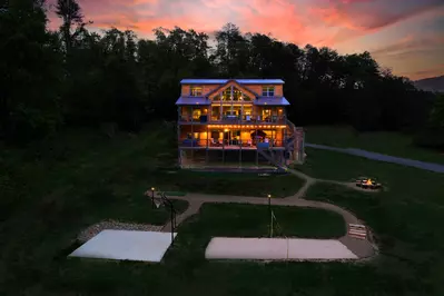 Luxe Retreat of the Smokies 56