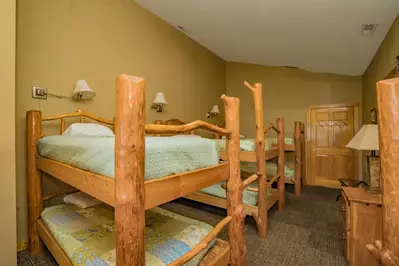 Pinnacle View Lodge 83