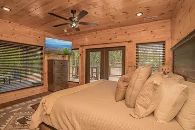 Smoky Mountain Vista 32