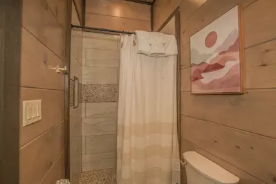 Wonderland Lodge 32
