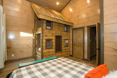 Wonderland Lodge 61